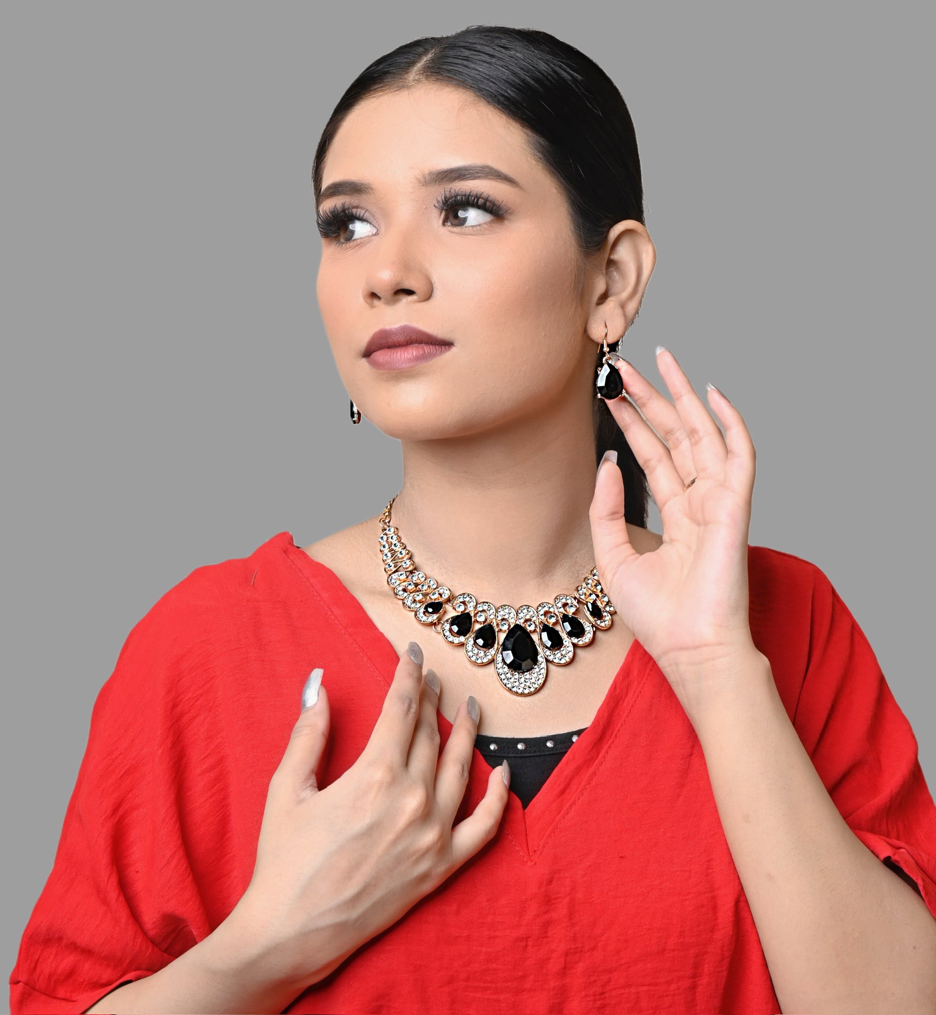 Multi Stone Neck Set