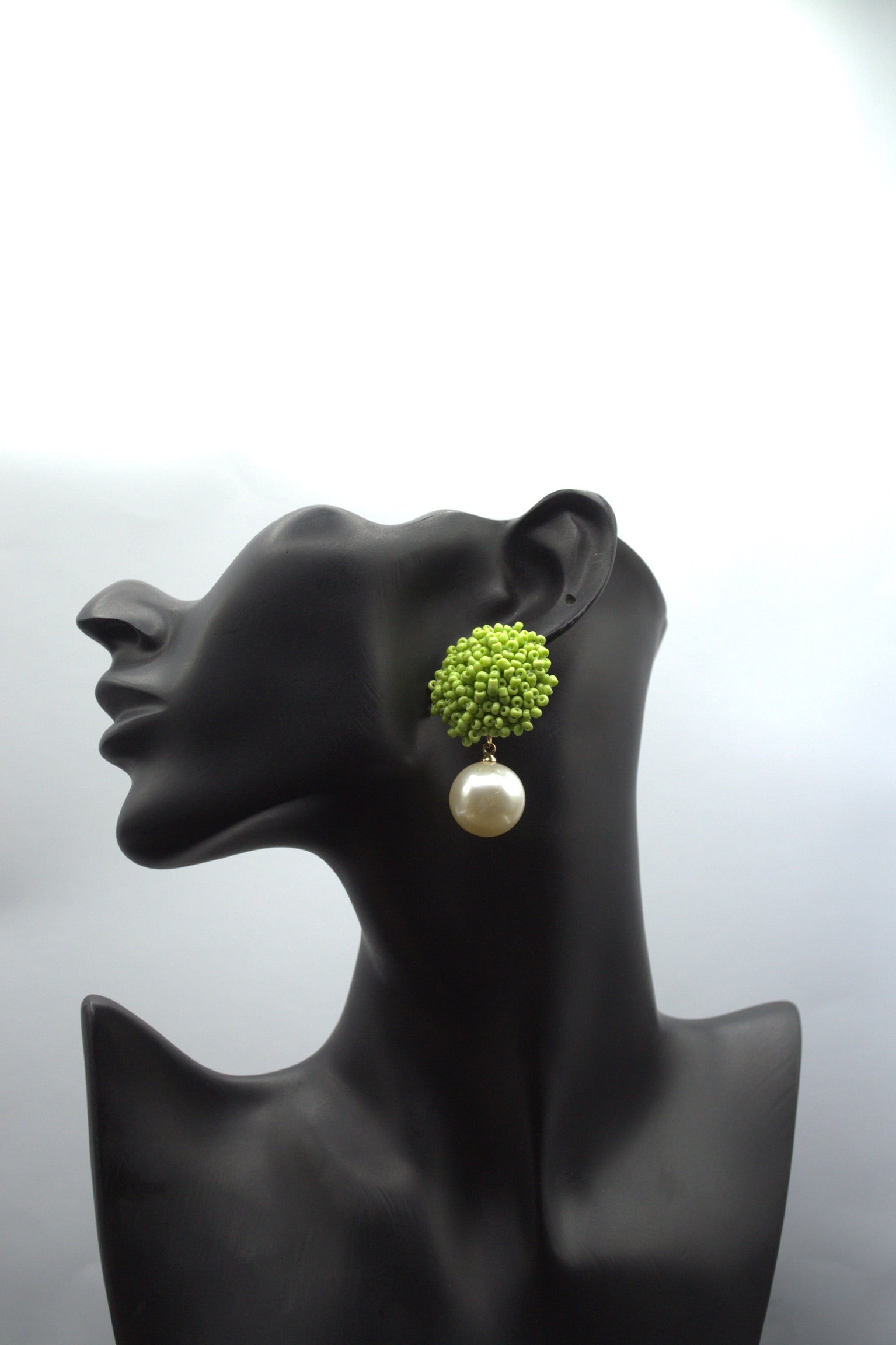 Beads studs with pearl