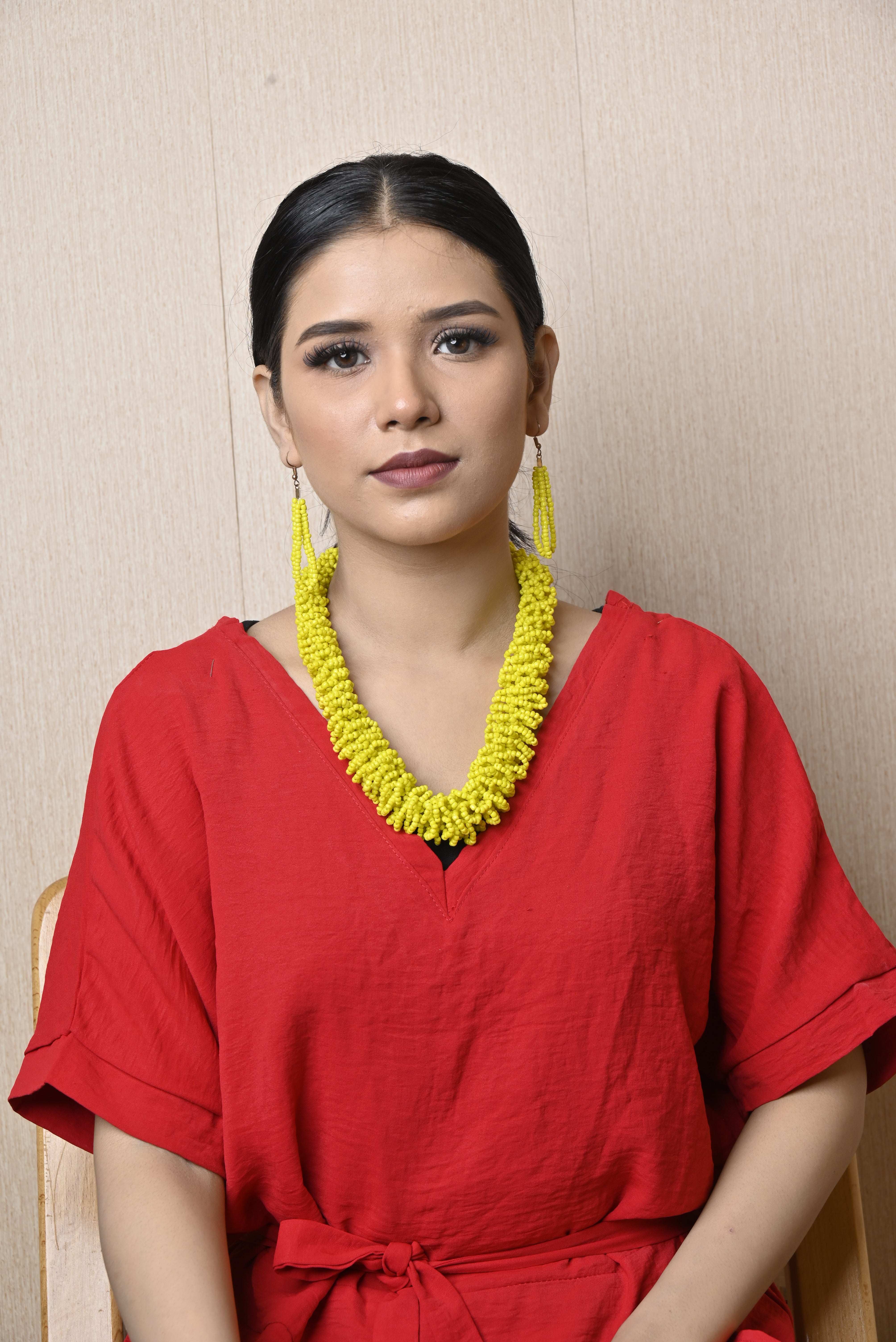 Beads With Shell Neck Set