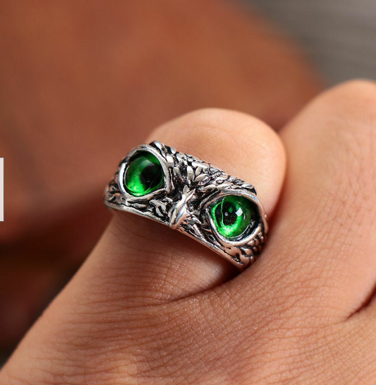 Beautiful Green Eagle Eye Enamel Ring