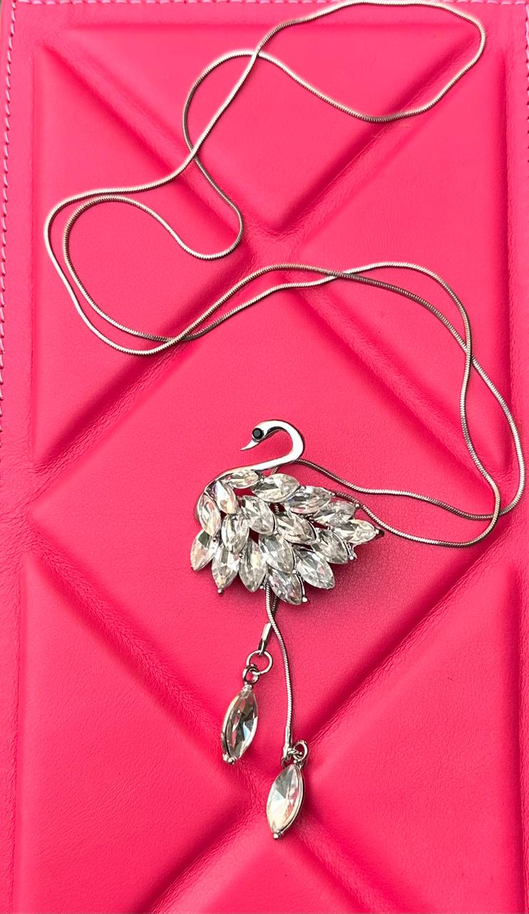 Simulated-pearl Long chain pendent