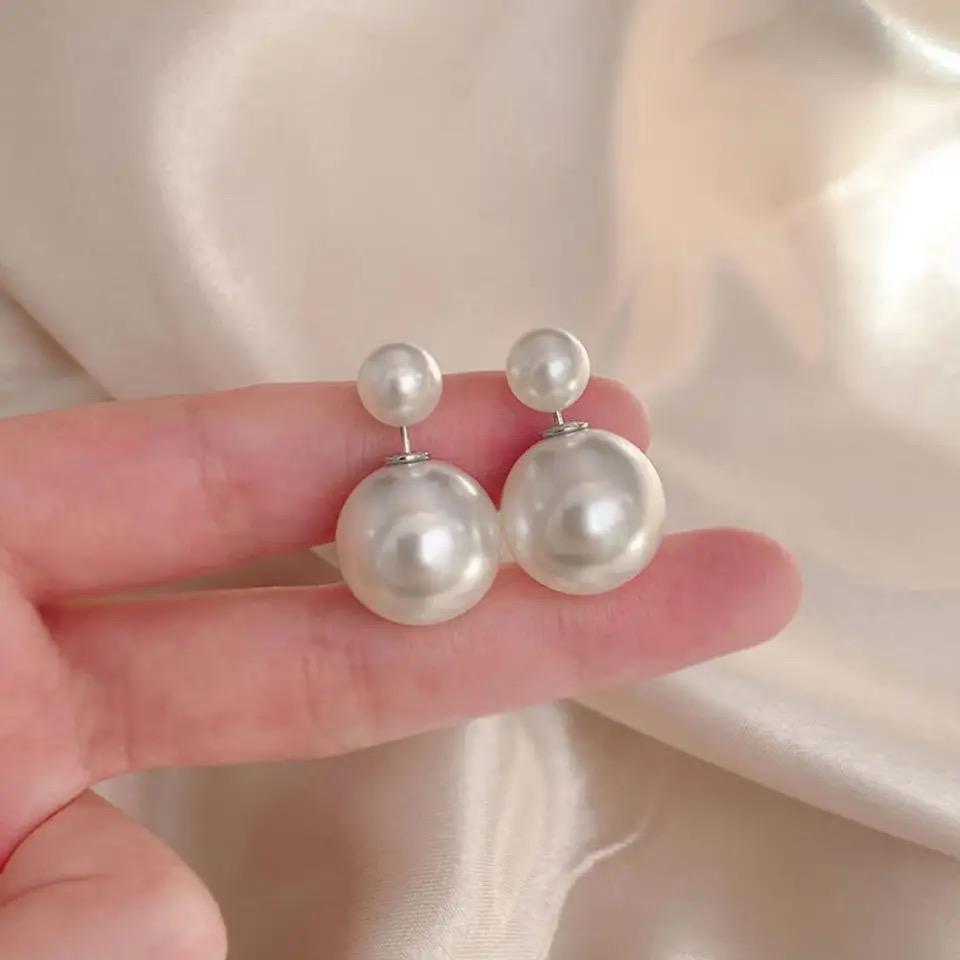 Pearl stud