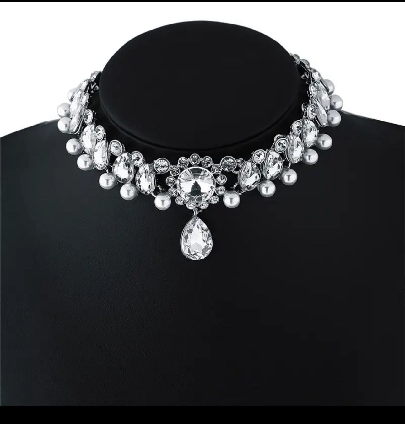 Pearl Clavicle Necklace