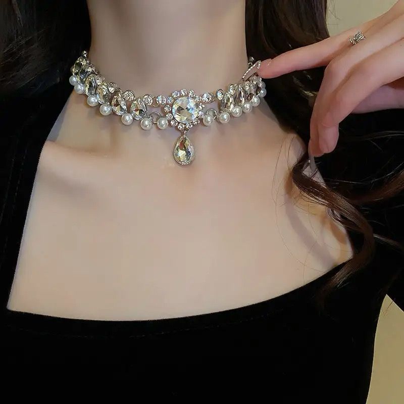 Pearl Clavicle Necklace