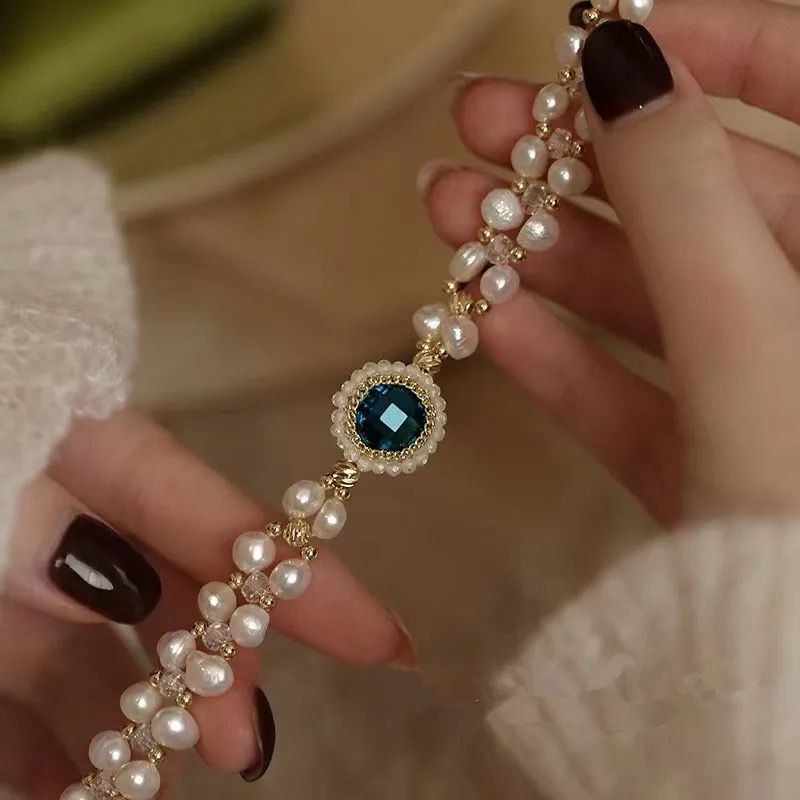 Pearl Bracelet with Blue Crystal