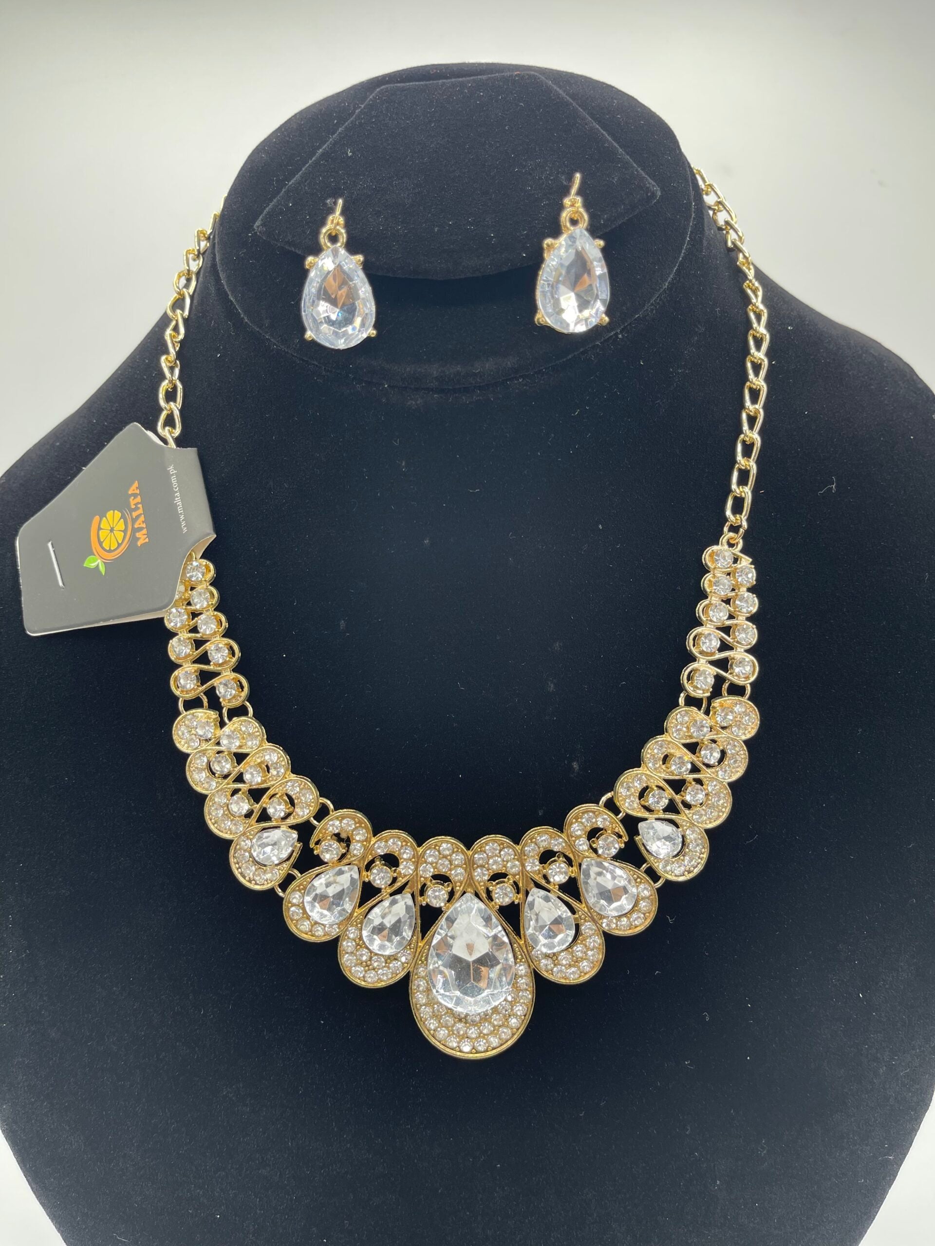 Multi Stone Neck Set