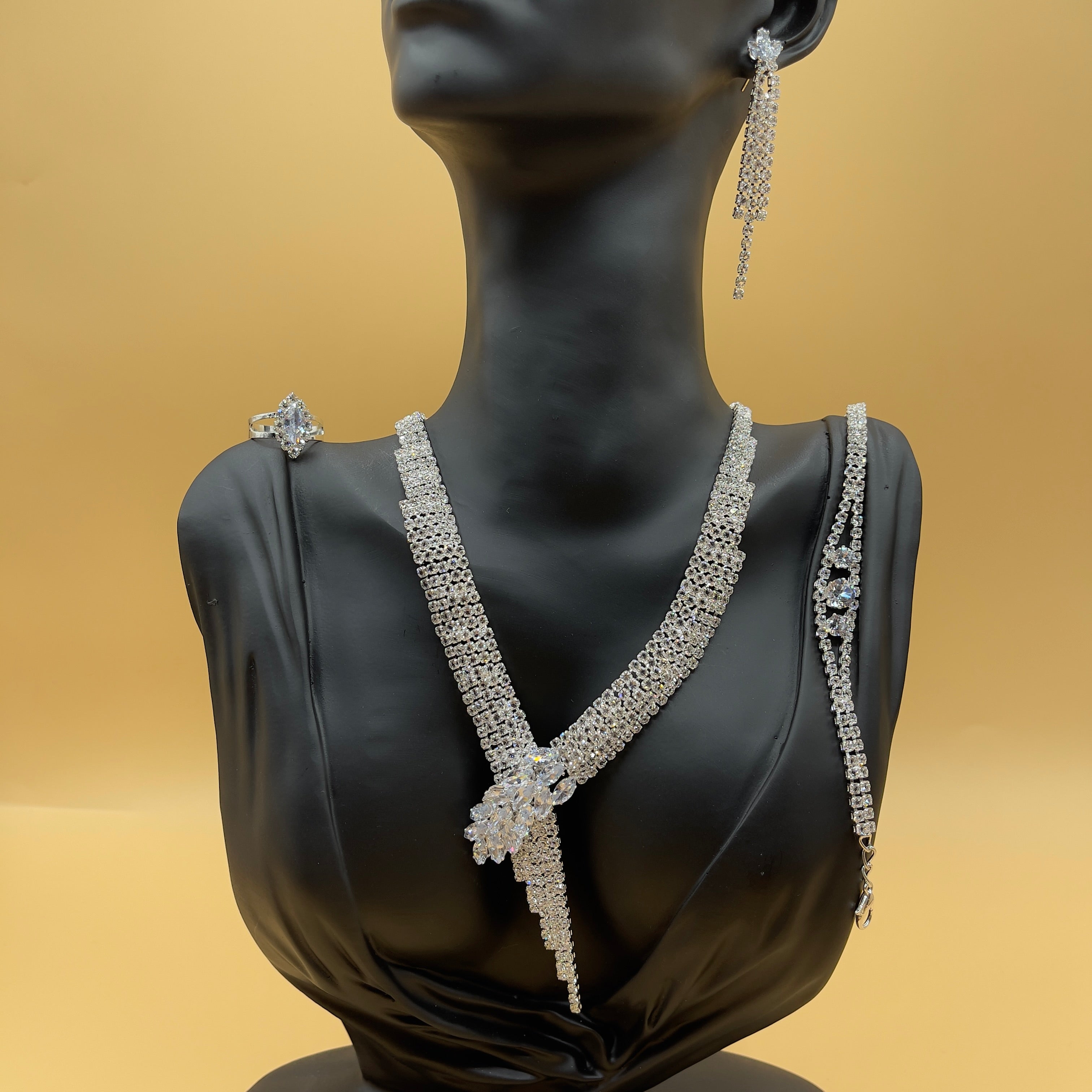 Luxury silver crystal neck set with earrings