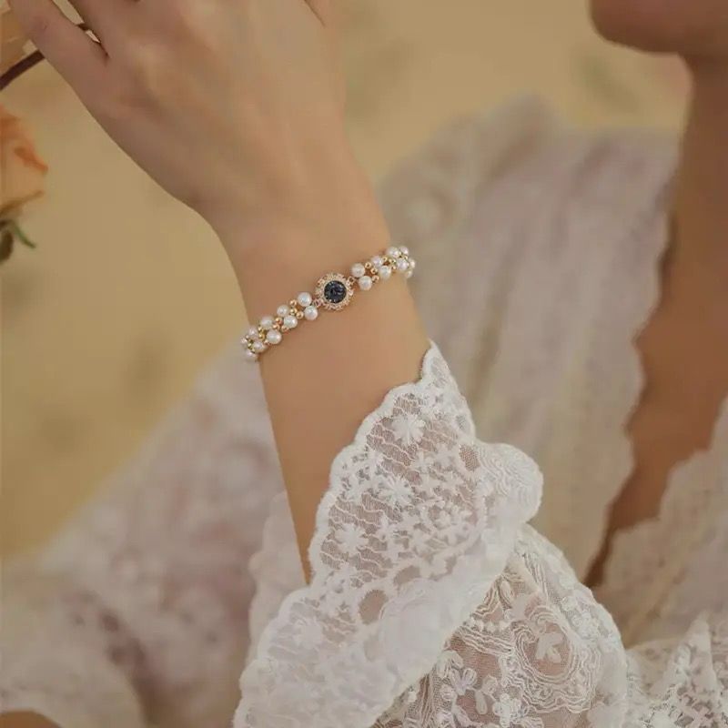 Pearl Bracelet with Blue Crystal
